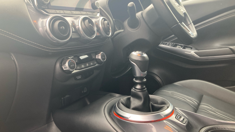 Nissan Juke 1.0 DiG-T 114 Tekna 5dr Petrol Hatchback